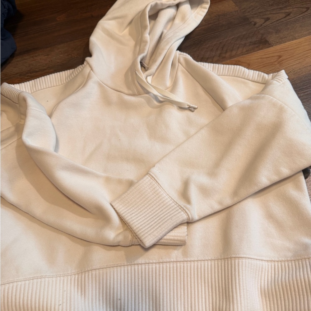 Cozy white Hooded Sweatshirt